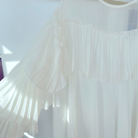 Cold Shoulder Ruffle Top - Picture 3 of 5